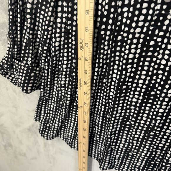 Cocomo Woman Top 2X Plus Roll Tab Sleeves V Neck Black Print Tunic Popover - Picture 6 of 7